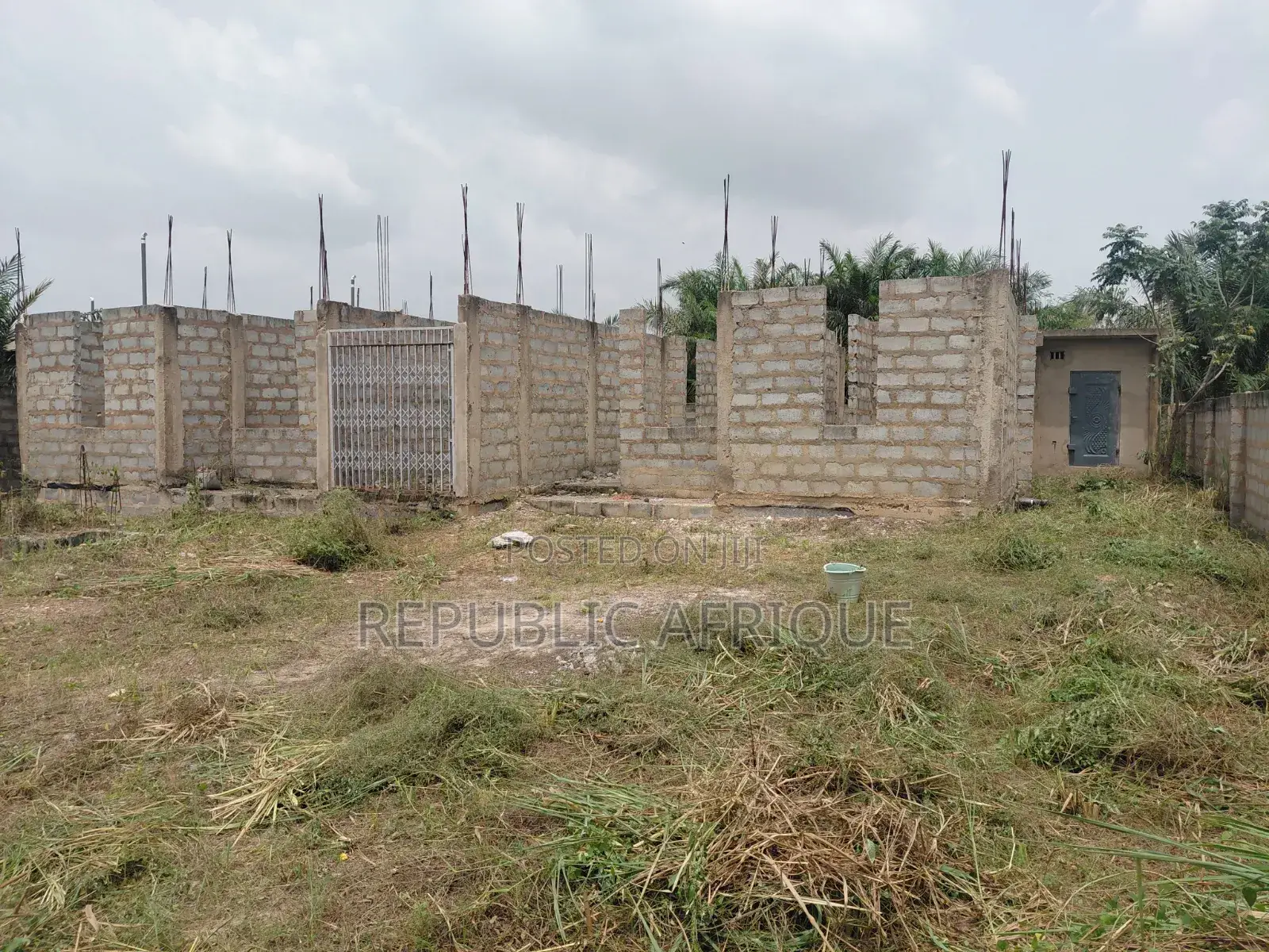 2bdrm Block of Flats in Mayera, Pokuase for sale