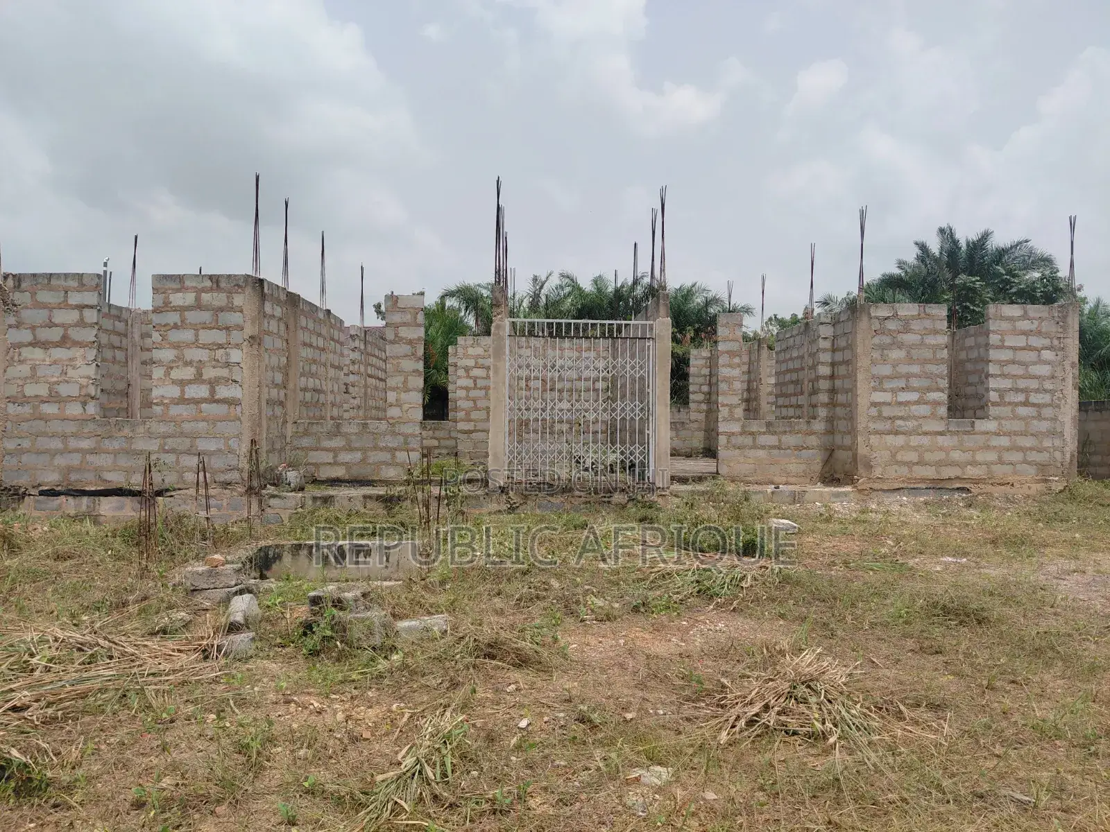 2bdrm Block of Flats in Mayera, Pokuase for sale