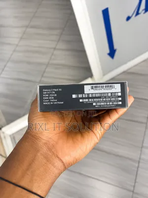New Samsung Galaxy Z Flip3 5G 256 GB Yellow