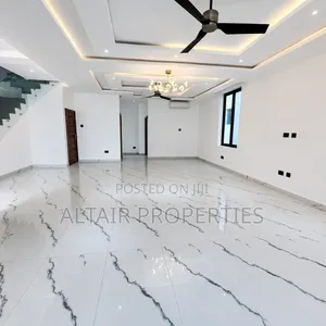 4bdrm House in East Airport, Accra Metropolitan for sale
