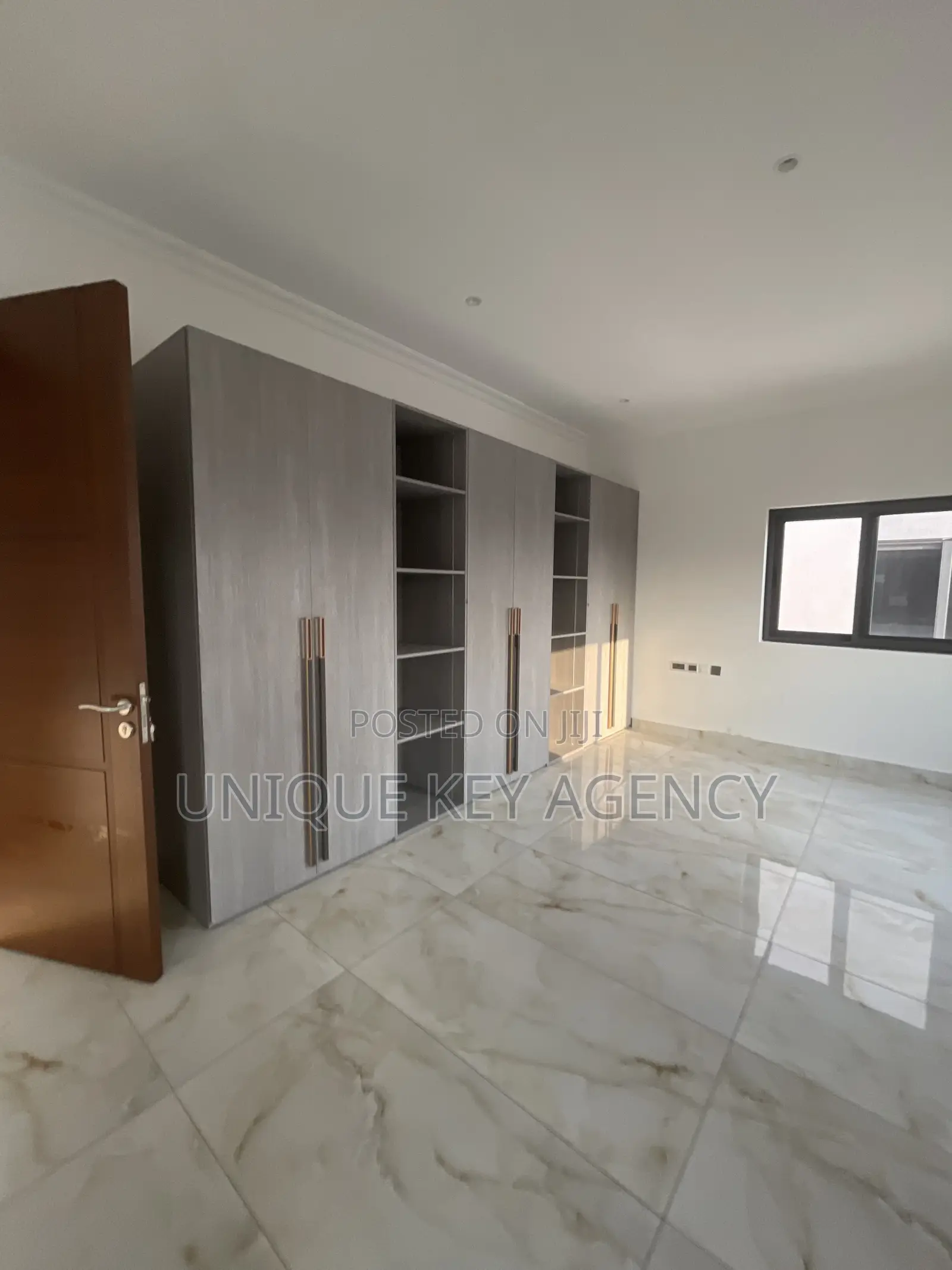 4bdrm Townhouse / Terrace in Unique Key Agency, East Legon for rent