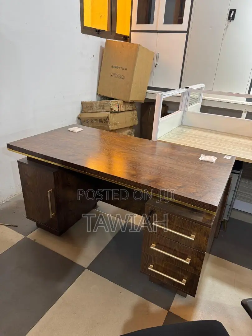 1.4 Mm Office Desk