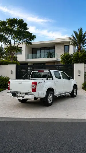 Isuzu D-MAX 2022 White