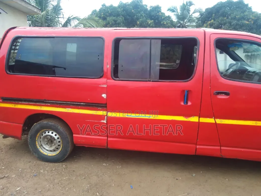 Toyota Grand HiAce 2002 Red