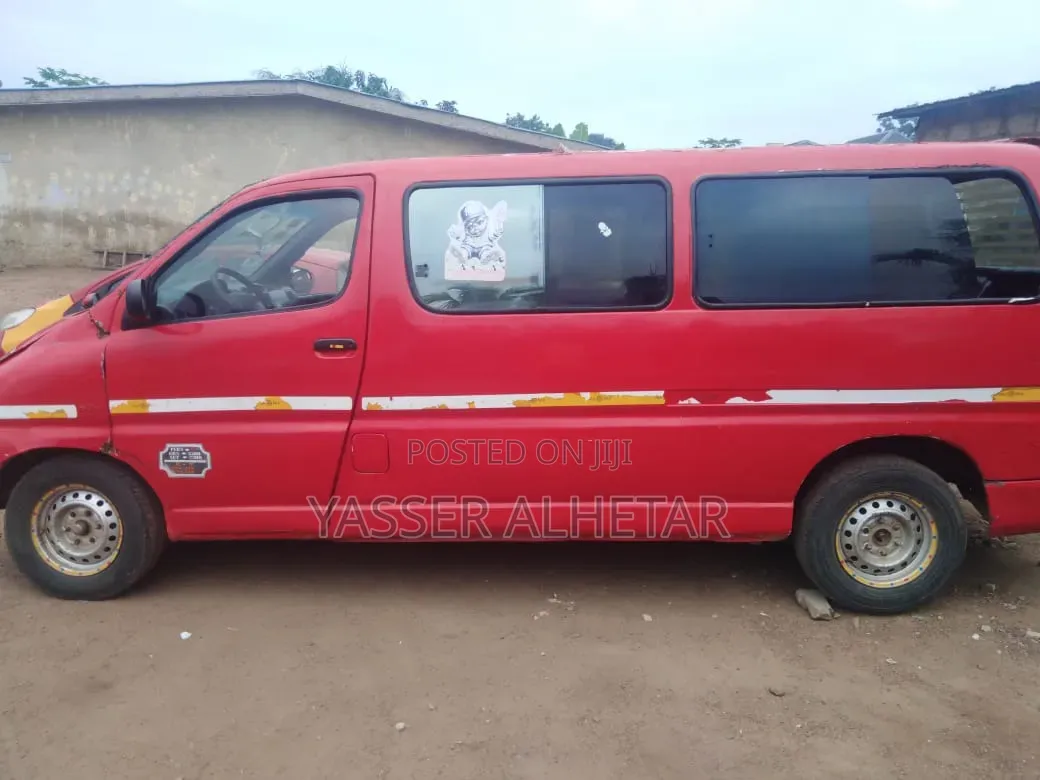 Toyota Grand HiAce 2002 Red