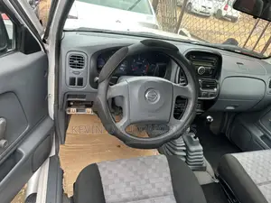 Nissan Hardbody 2013 White