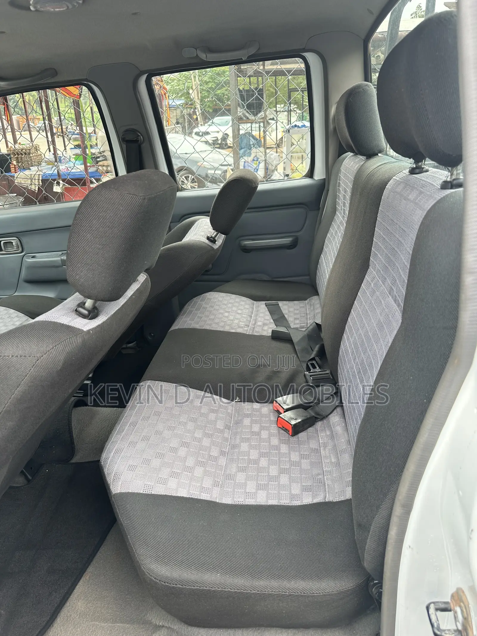 Nissan Hardbody 2013 White