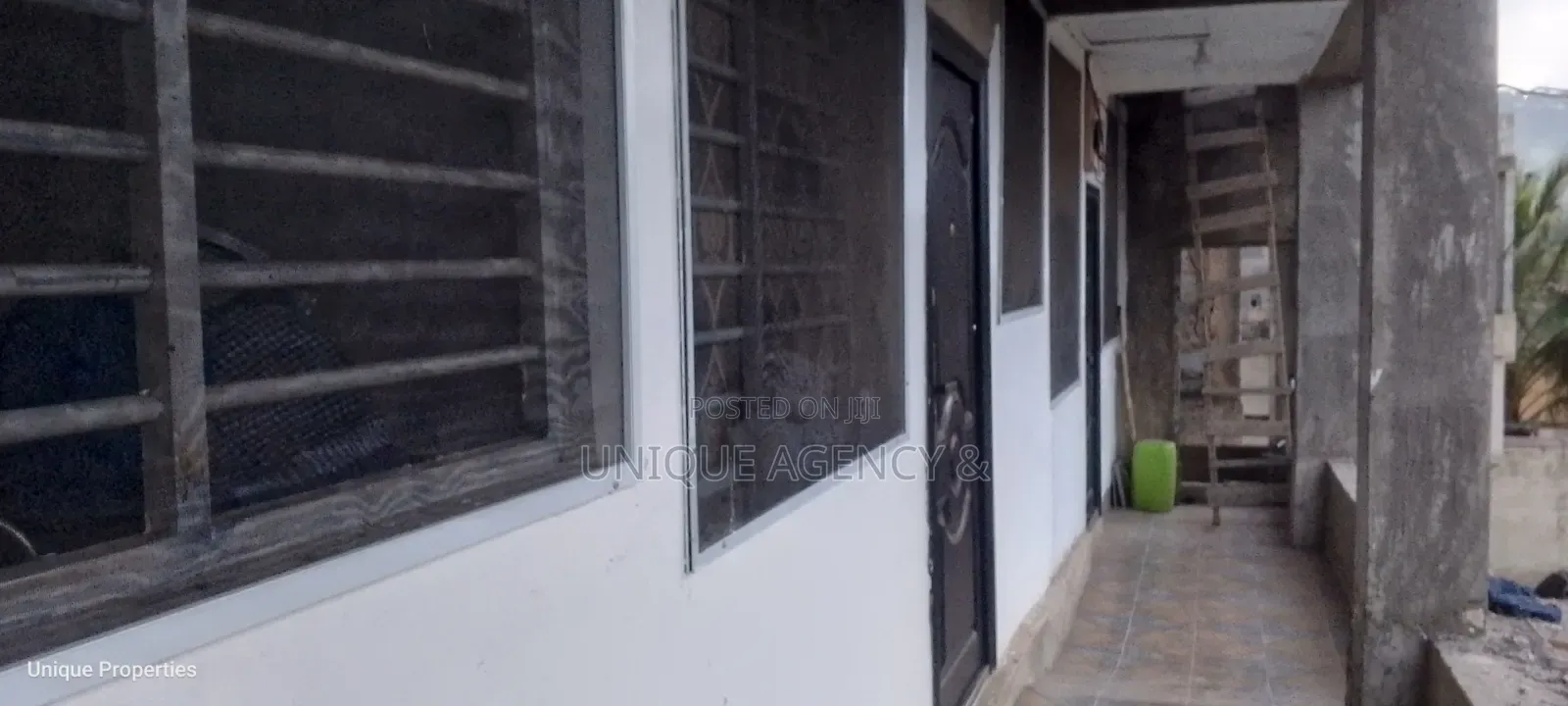 3bdrm Apartment in Main Station for sale