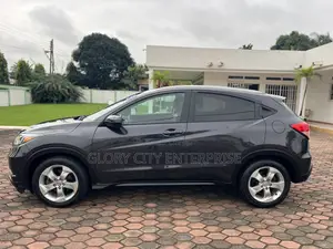Honda HR-V 4dr SUV (1.5L 4cyl CVT) 2016 Gray