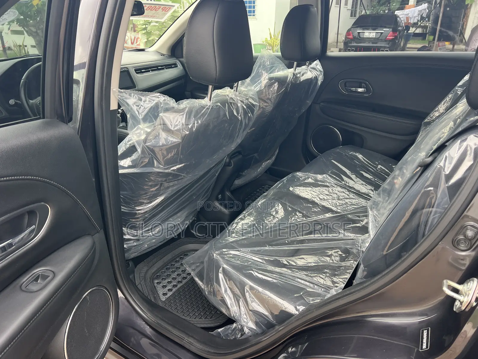 Honda HR-V 4dr SUV (1.5L 4cyl CVT) 2016 Gray