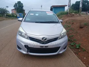 Toyota Vitz 2013 Silver