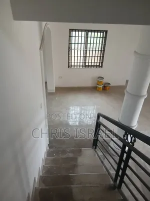 3bdrm Bungalow in Oyibi Benarpat, Police Station for rent