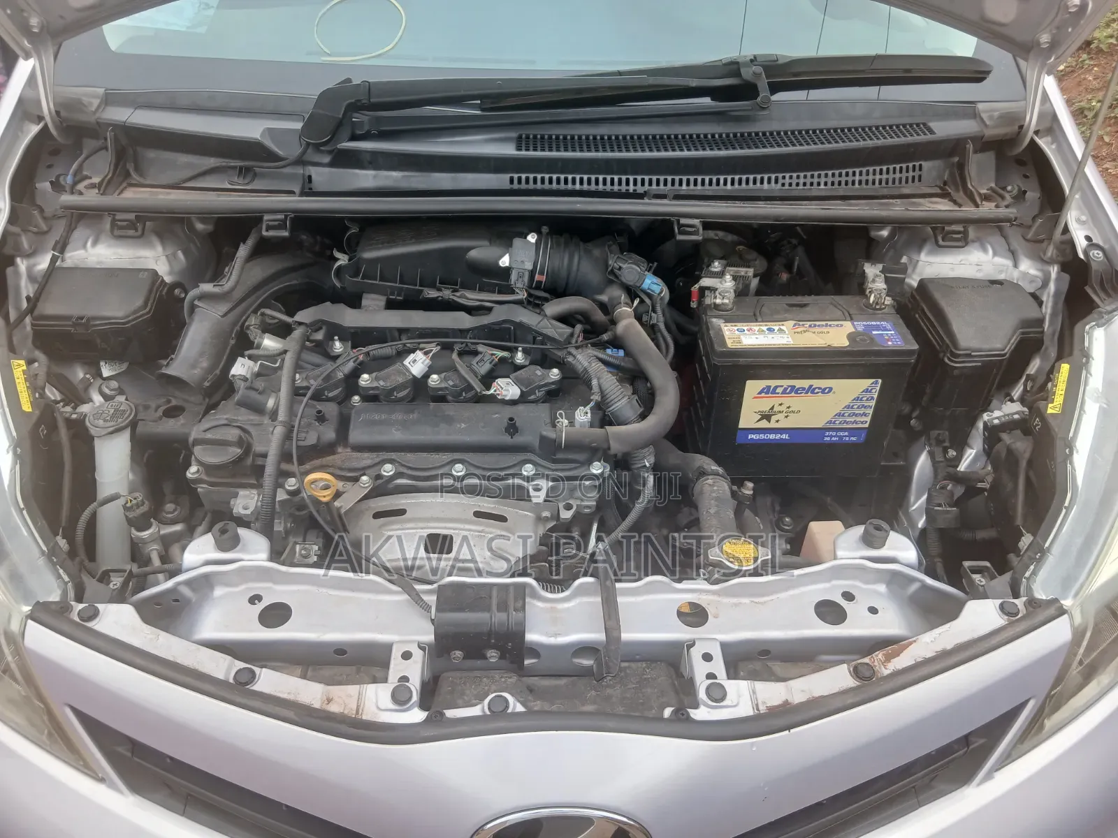Toyota Vitz 2013 Silver