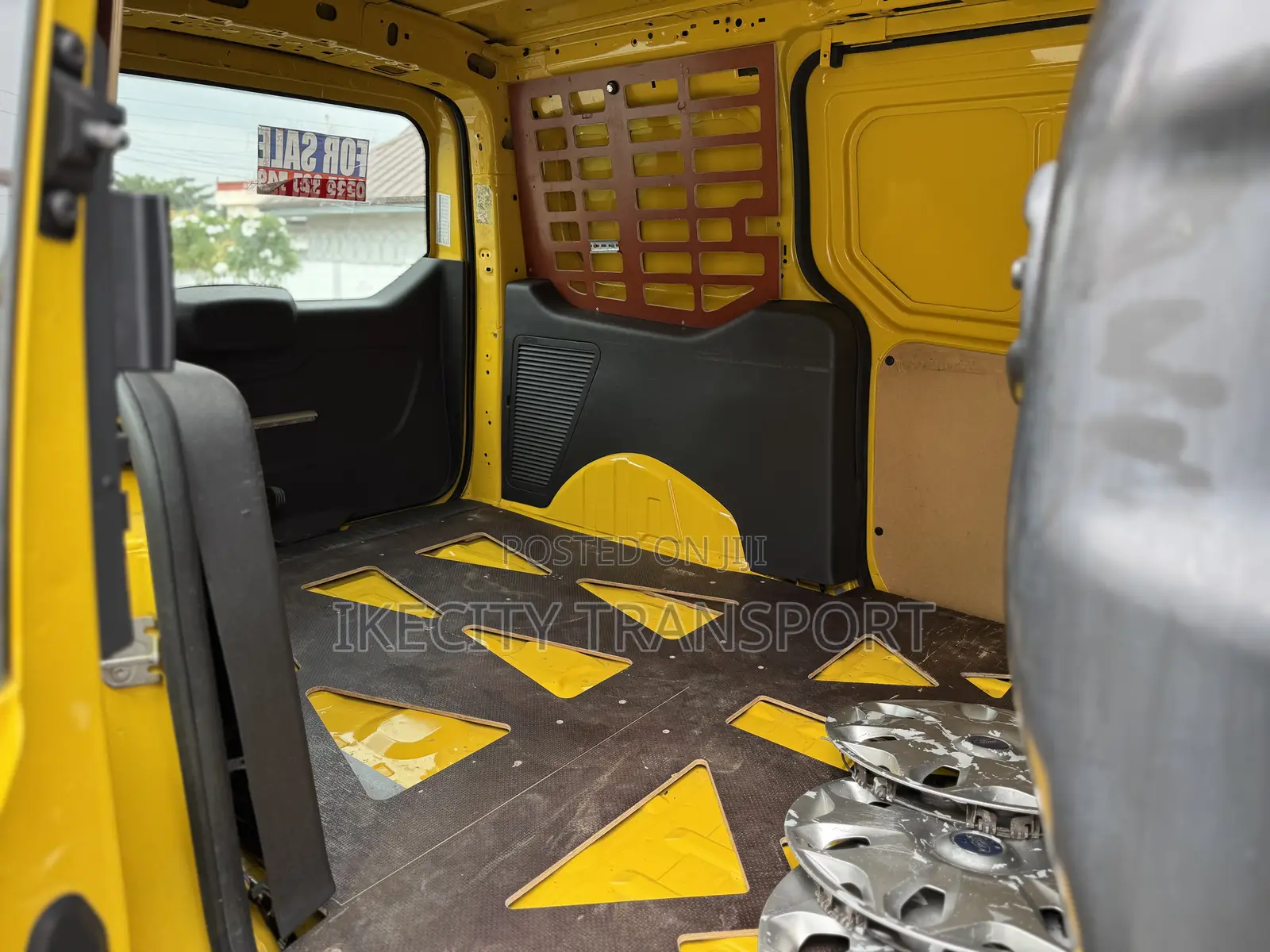 Ford Transit Crew Van 2023 Yellow