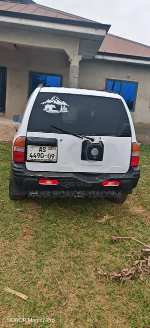 Chevrolet Tracker 2000 White