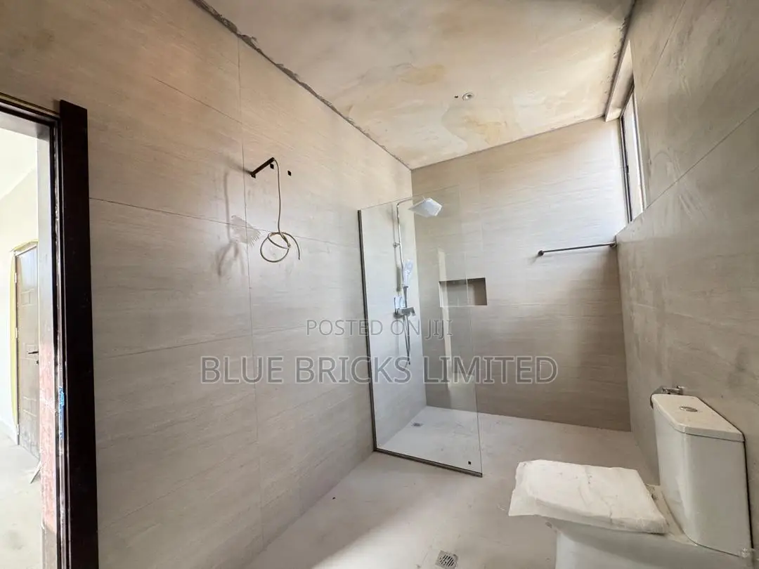 3bdrm House in Spintex, Baatsona Total for sale