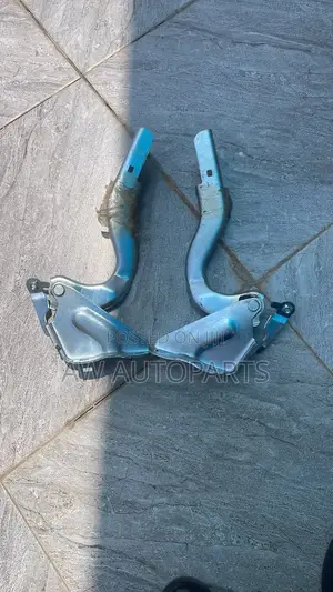 Nissan Sentra 2013 Hood Hinge