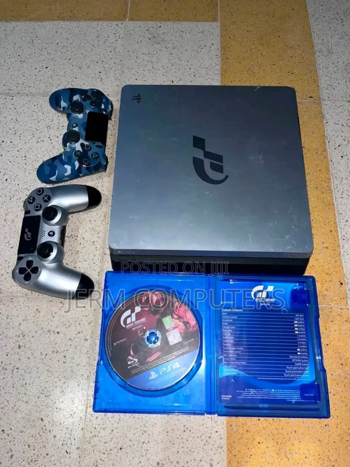 Play Station 4 Slim