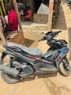Yamaha Aerox 2024 Gray