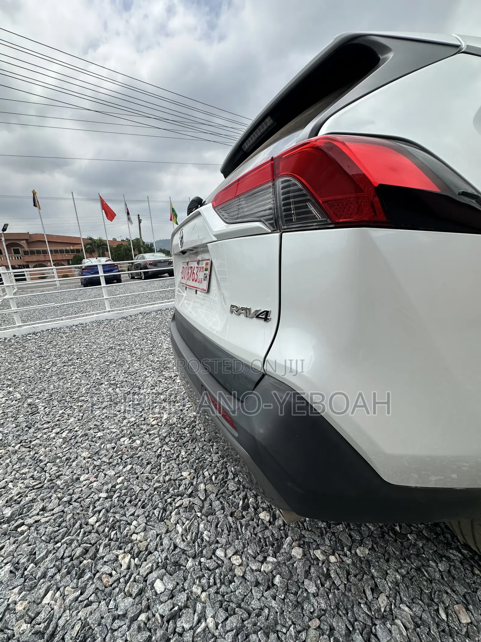 Toyota RAV4 Limited 2021 White