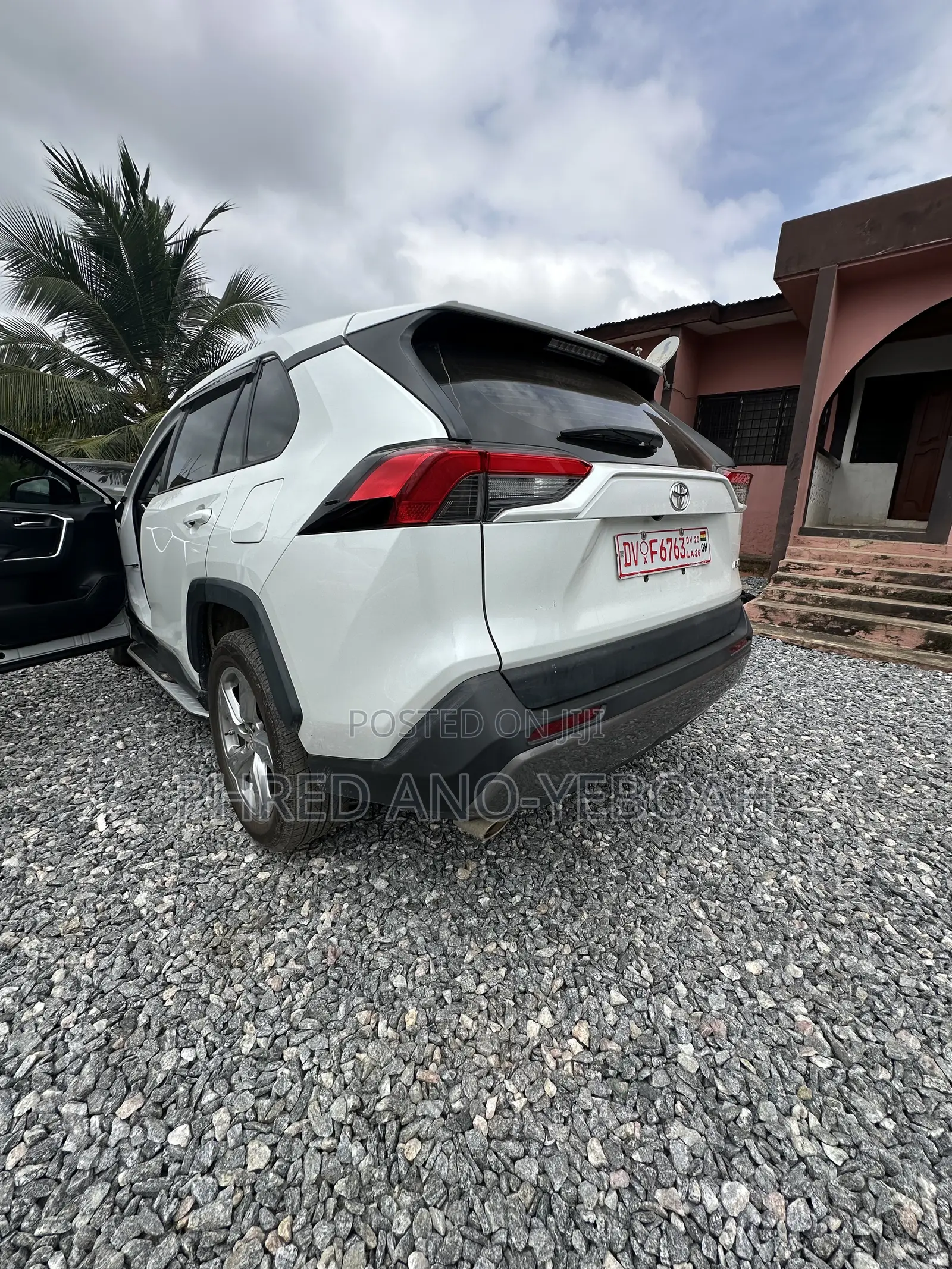 Toyota RAV4 Limited 2021 White