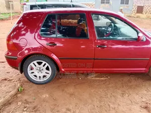 Volkswagen Golf 2000 Red