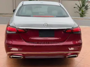 Mercedes-Benz E300 2017 Red