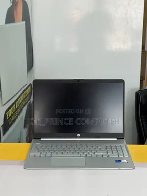 Laptop HP 15-dy1032wm 8GB Intel Core i7 SSD 256GB