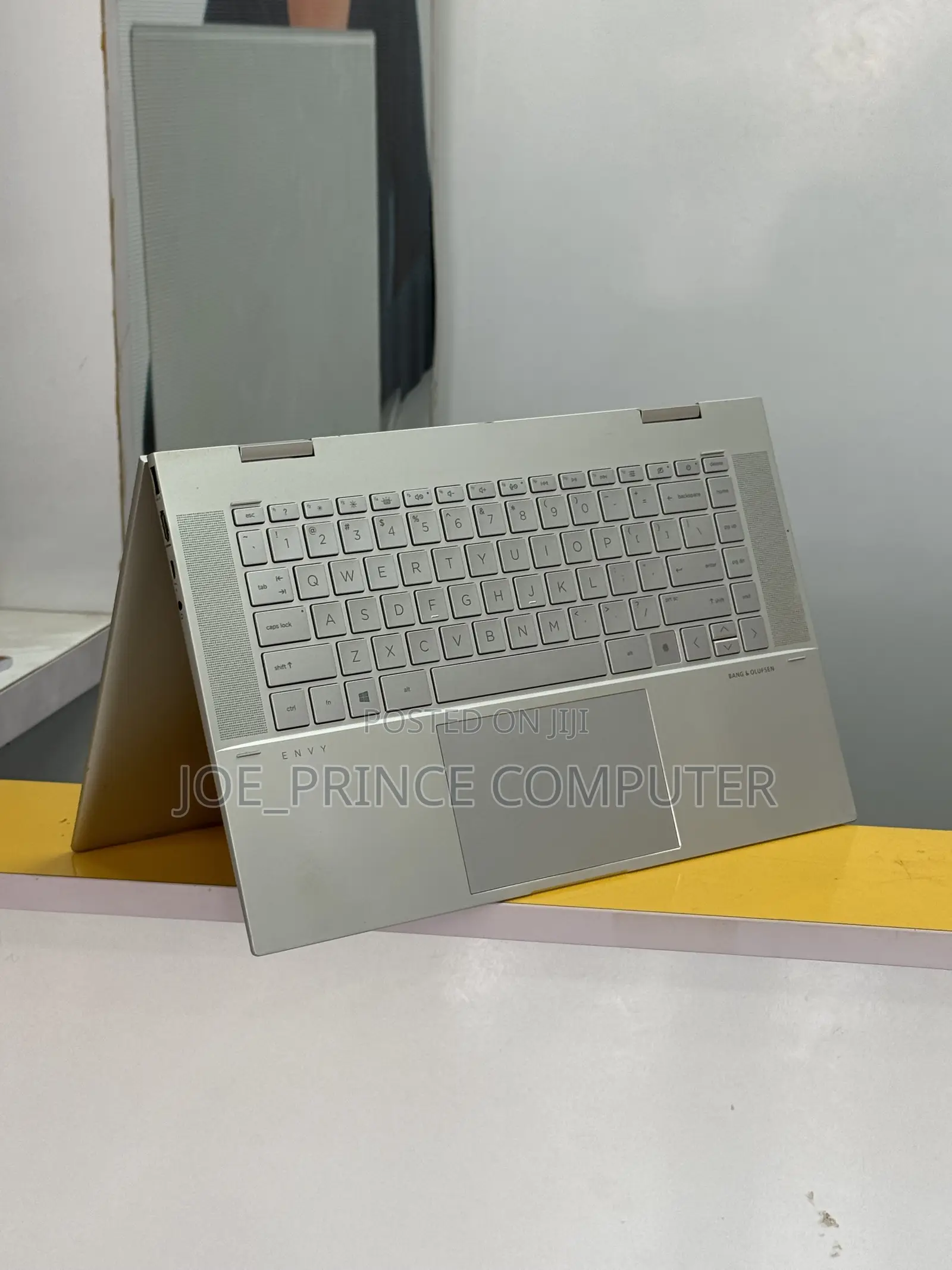 New HP Envy x360 Convertible 15 es2xx 16GB Intel Core i7 SSD 512GB