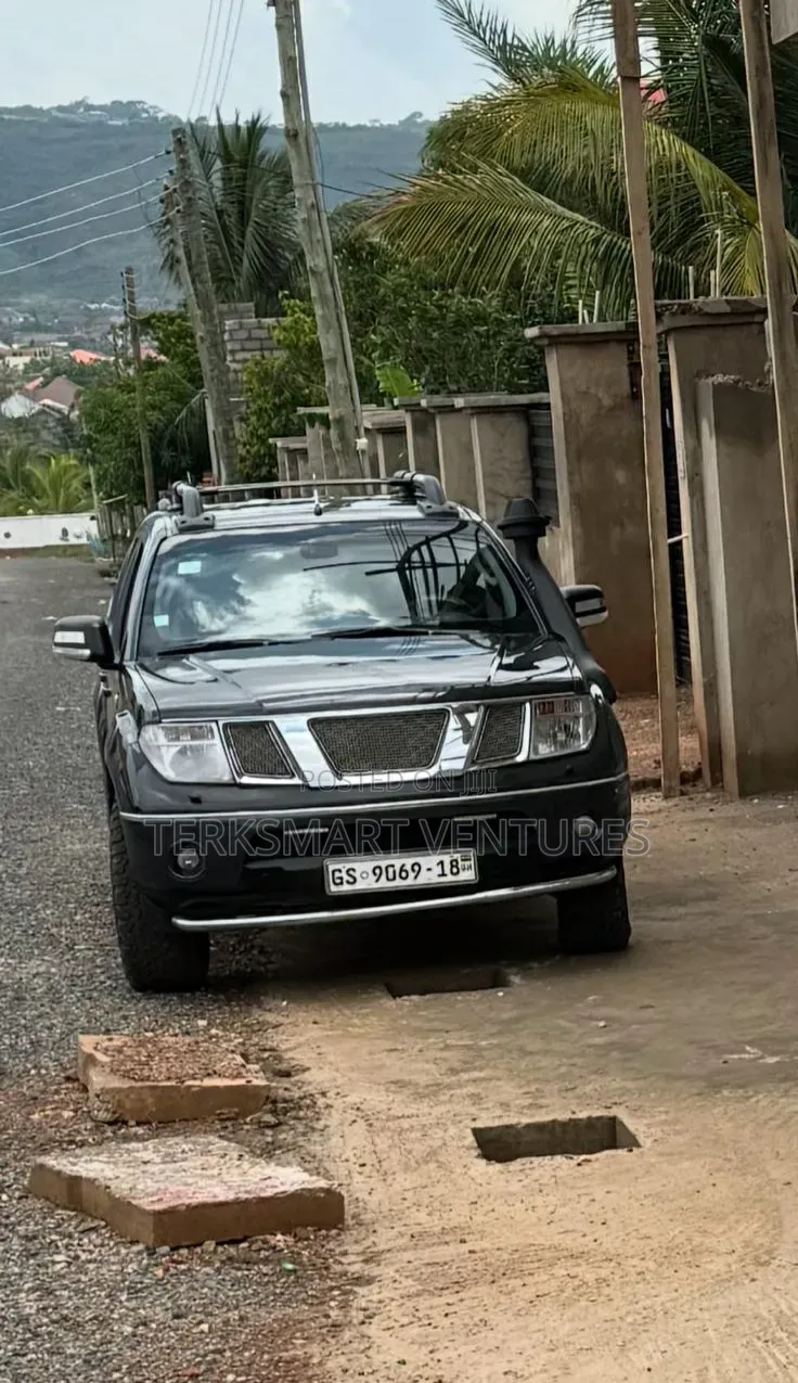 Nissan Navara 2008 Black
