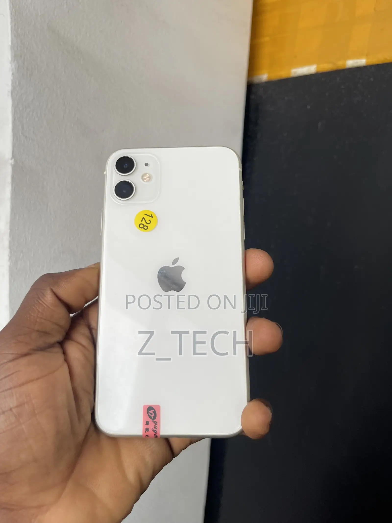 New Apple iPhone 11 128 GB White