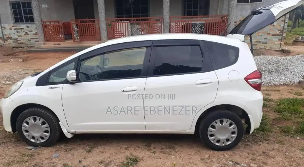 Honda Fit Automatic 2011 White