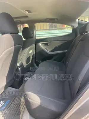 Hyundai Elantra 2016 Gold