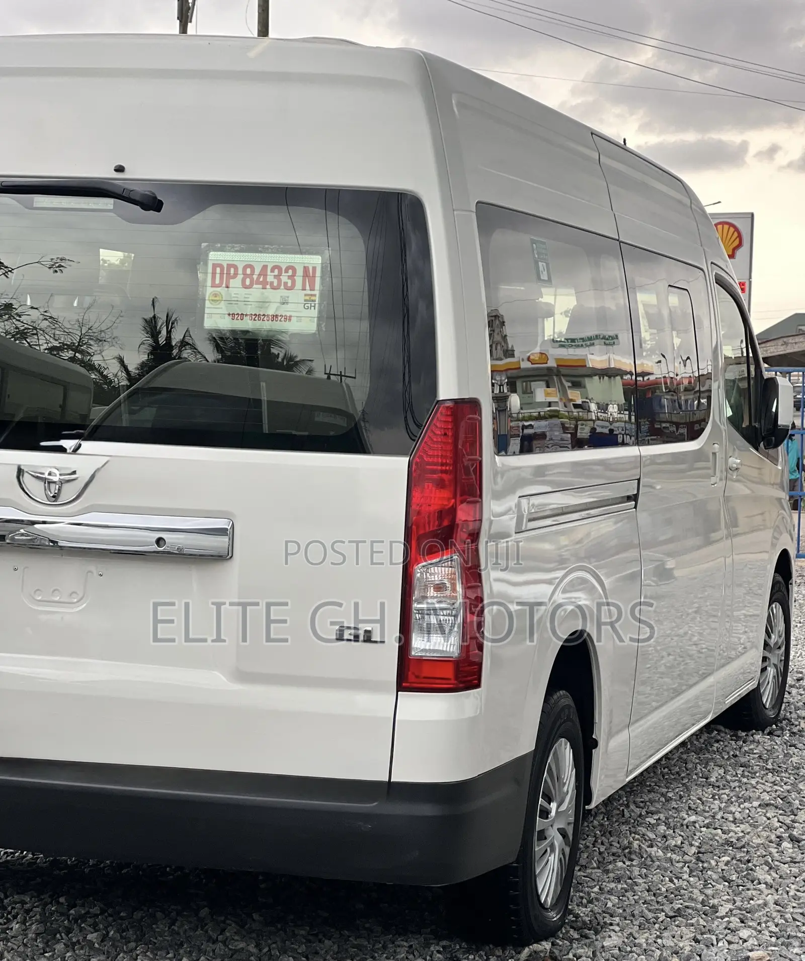 Toyota HiAce 2021 White