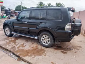 Mitsubishi Pajero V80 3.5 V6 GL/GLS 2015 Black
