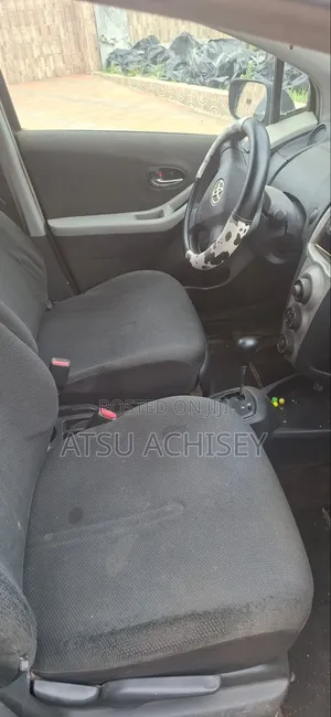 Toyota Vitz 2010 Black