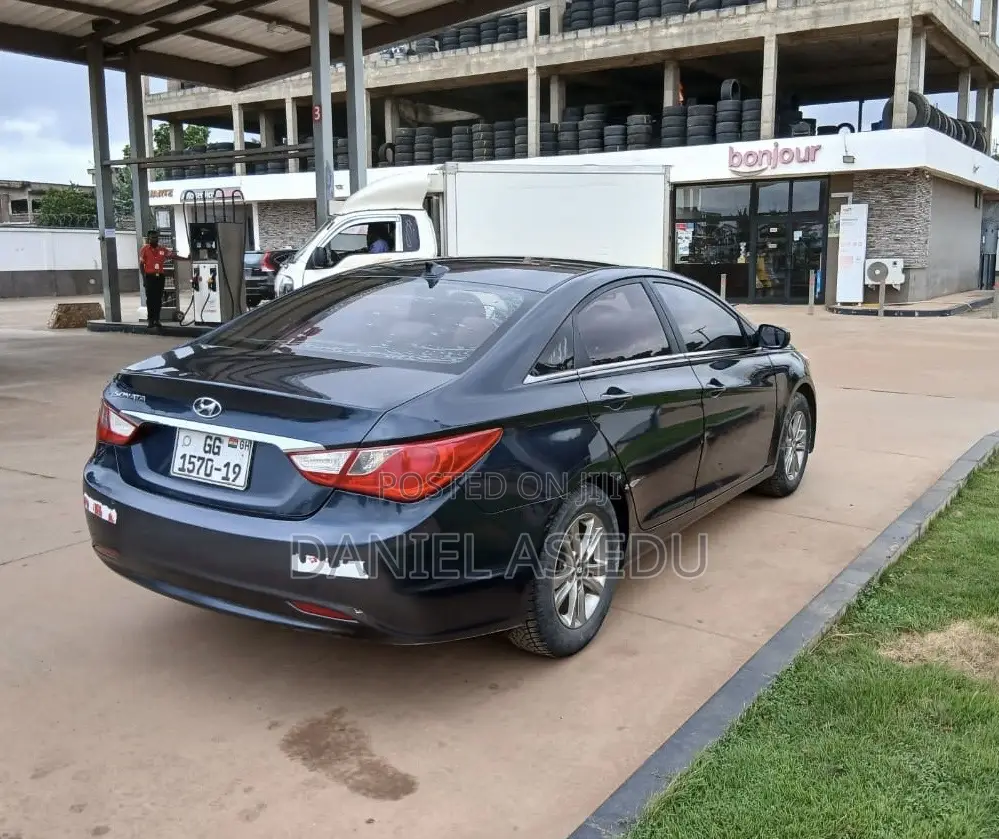 Hyundai Sonata GLS Sedan FWD (2.4L 4cyl 6A) 2013 Blue