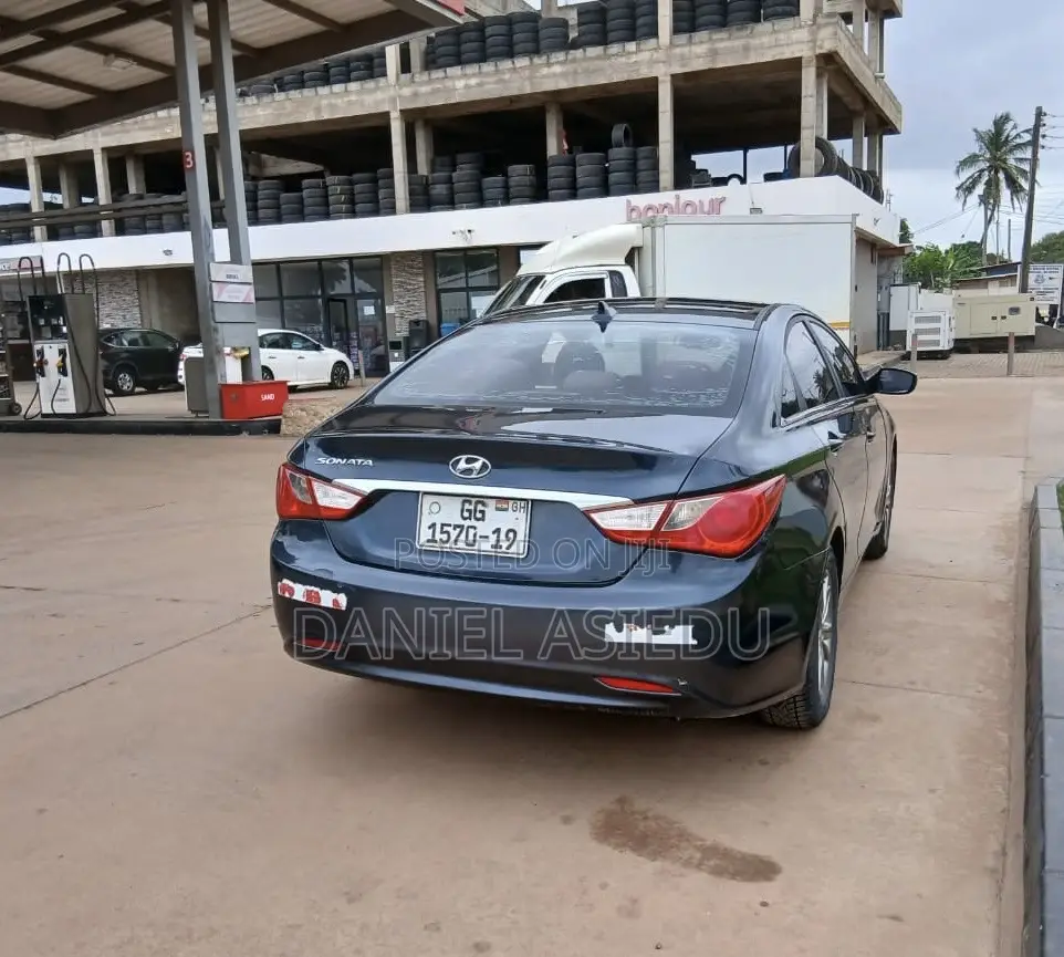 Hyundai Sonata GLS Sedan FWD (2.4L 4cyl 6A) 2013 Blue