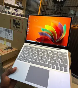 New Laptop Microsoft Surface Go 16GB Intel Core i5 SSD 256GB