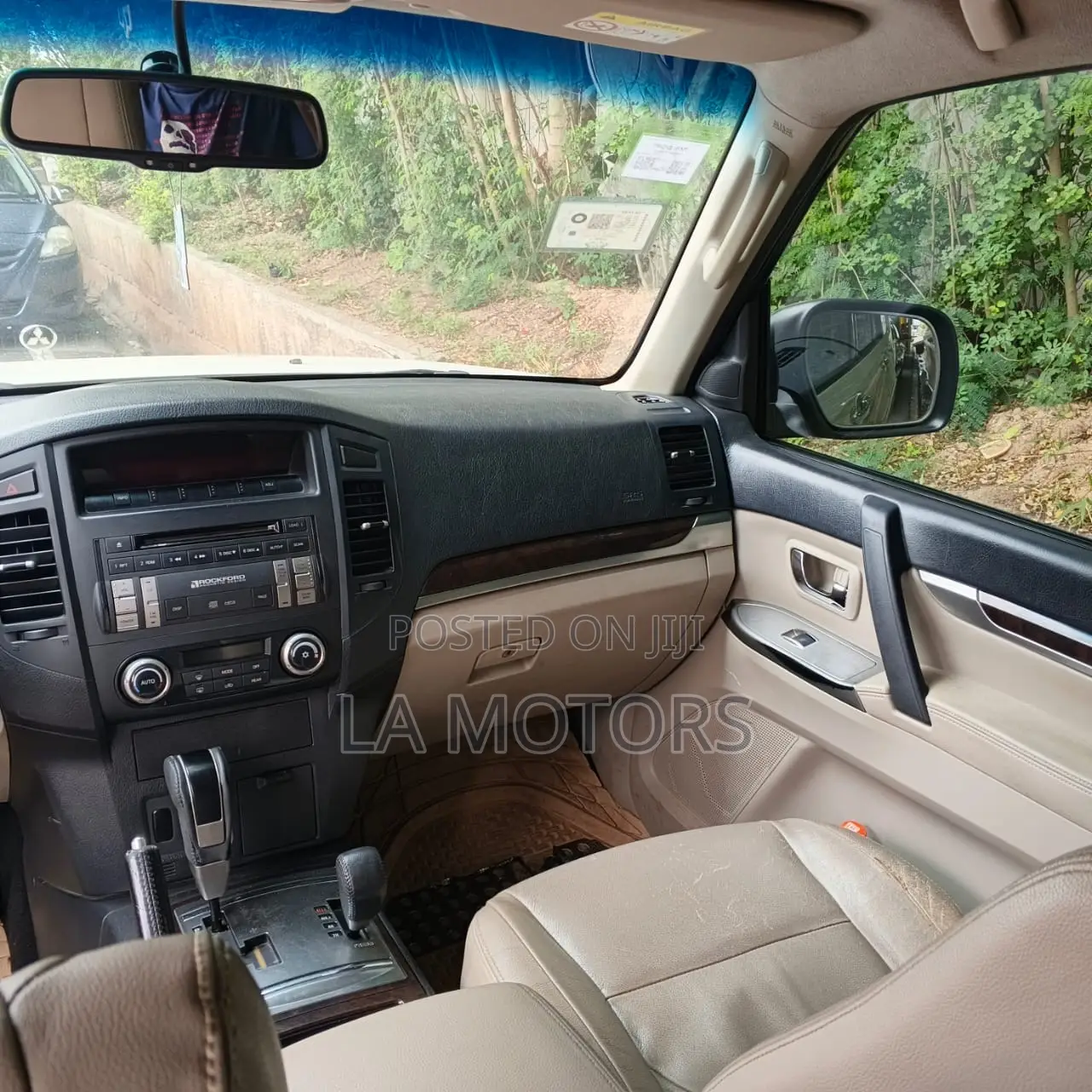 Mitsubishi Pajero 2016 White