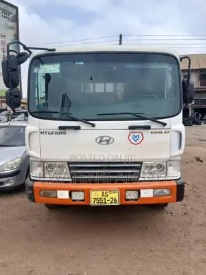 Hyundai Gold 8 Holes 2014 White