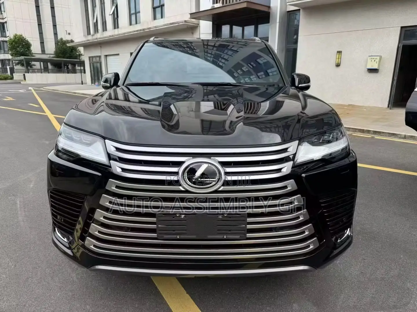 Lexus Lx600 Front Bumper (ORIGINAL)