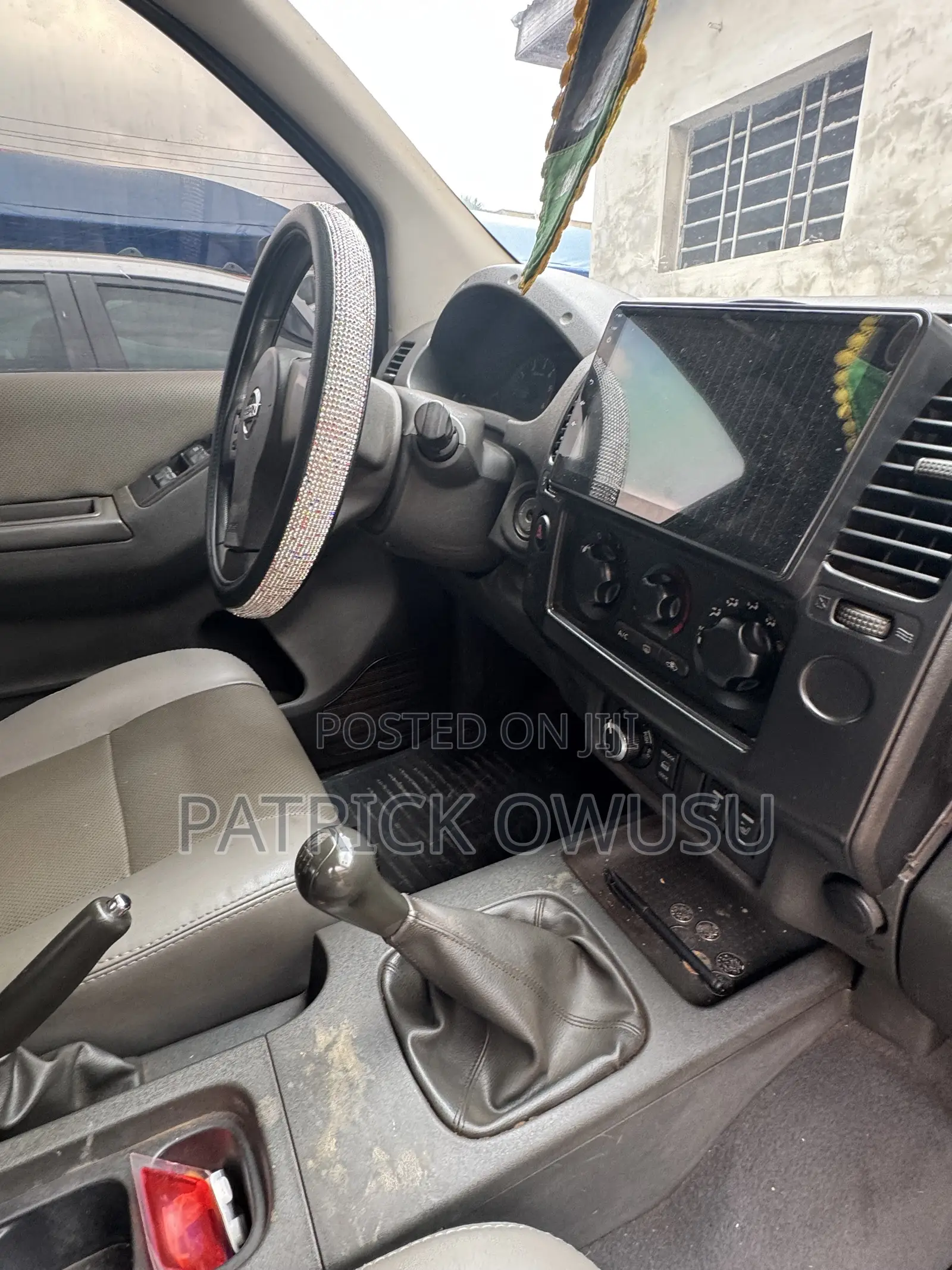 Nissan Navara 2013 White