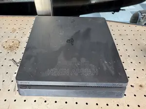 PlayStation 4 Slim 1Tb