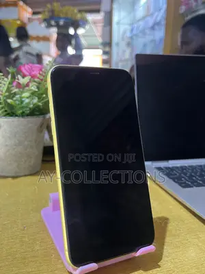 Apple iPhone 11 64 GB Yellow