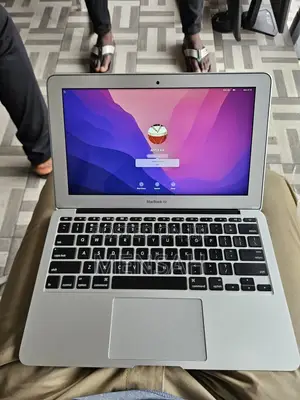 Laptop Apple MacBook Air 2013 4GB Intel Core 5 SSD 512GB