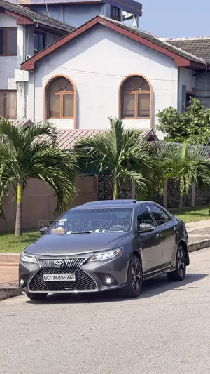 Toyota Camry SE 4dr Sedan (2.5L 4cyl 6A) 2014 Gray