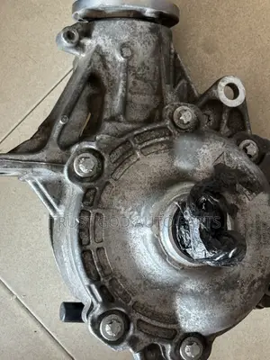 Benz C300 (4matic )Front Axle Differential 2023 (206)
