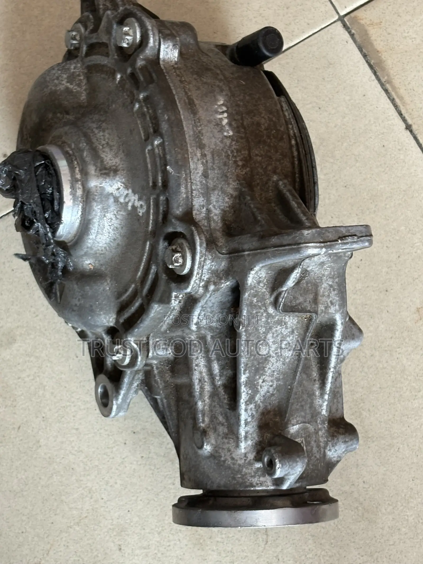 Benz C300 (4matic )Front Axle Differential 2023 (206)