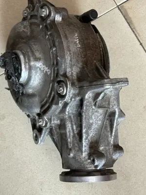 Benz C300 (4matic )Front Axle Differential 2023 (206)